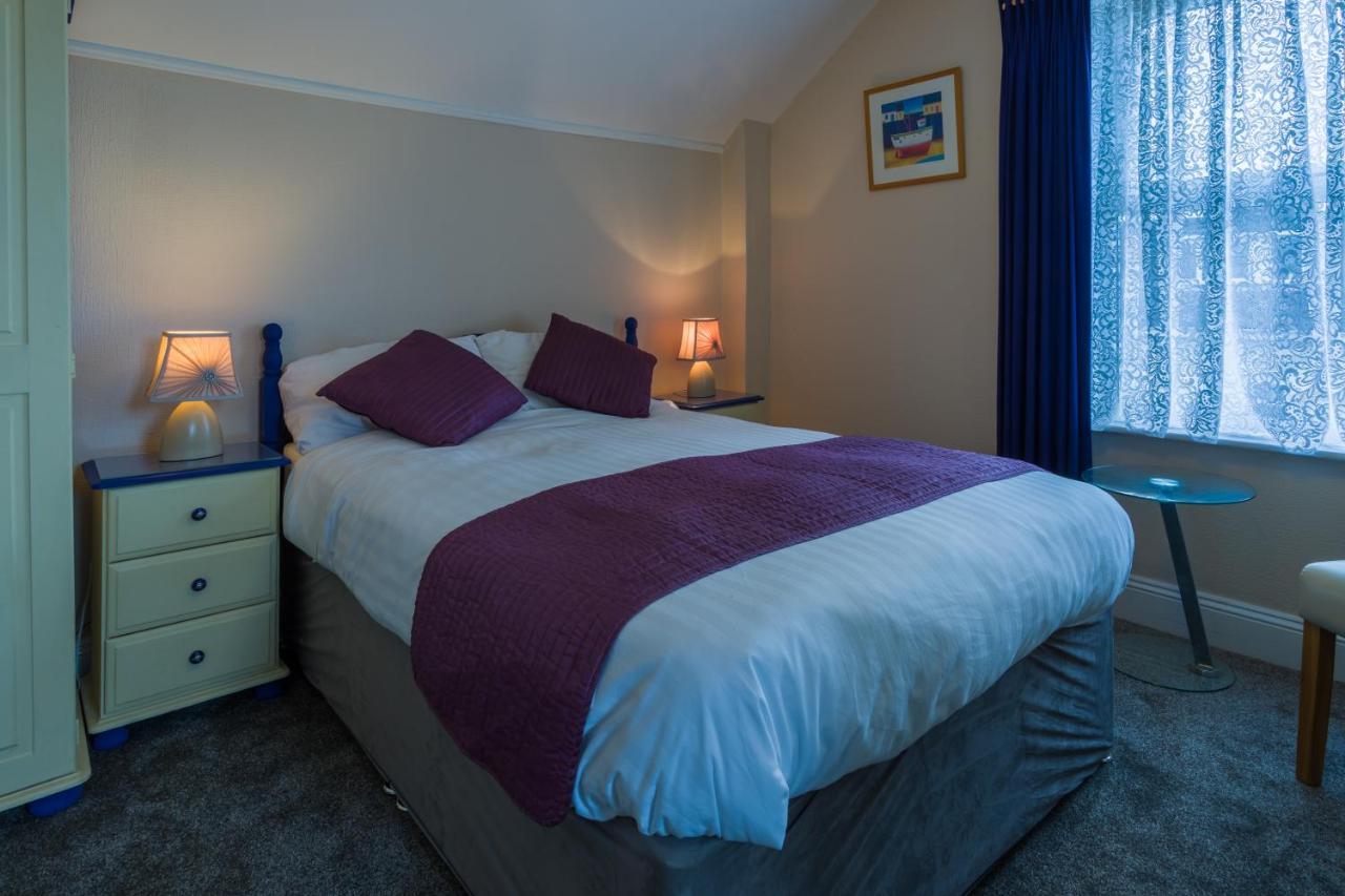 Relax At Rosscourt Guest House-Free On Site Parking (Adults Only) Борнмут Экстерьер фото