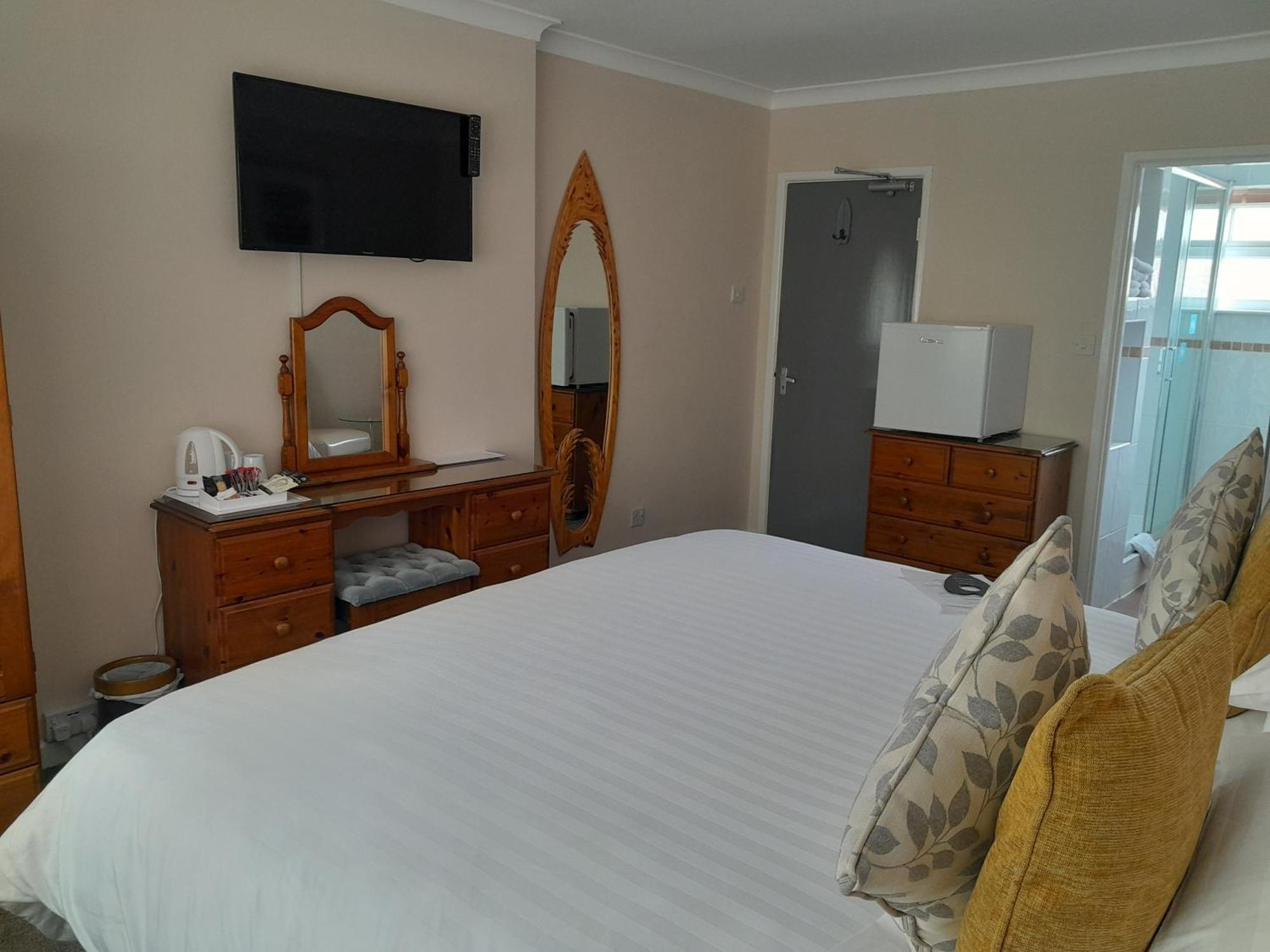 Relax At Rosscourt Guest House-Free On Site Parking (Adults Only) Борнмут Экстерьер фото