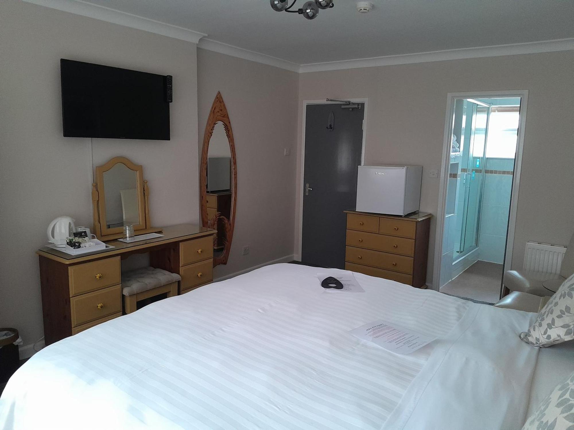 Relax At Rosscourt Guest House-Free On Site Parking (Adults Only) Борнмут Экстерьер фото