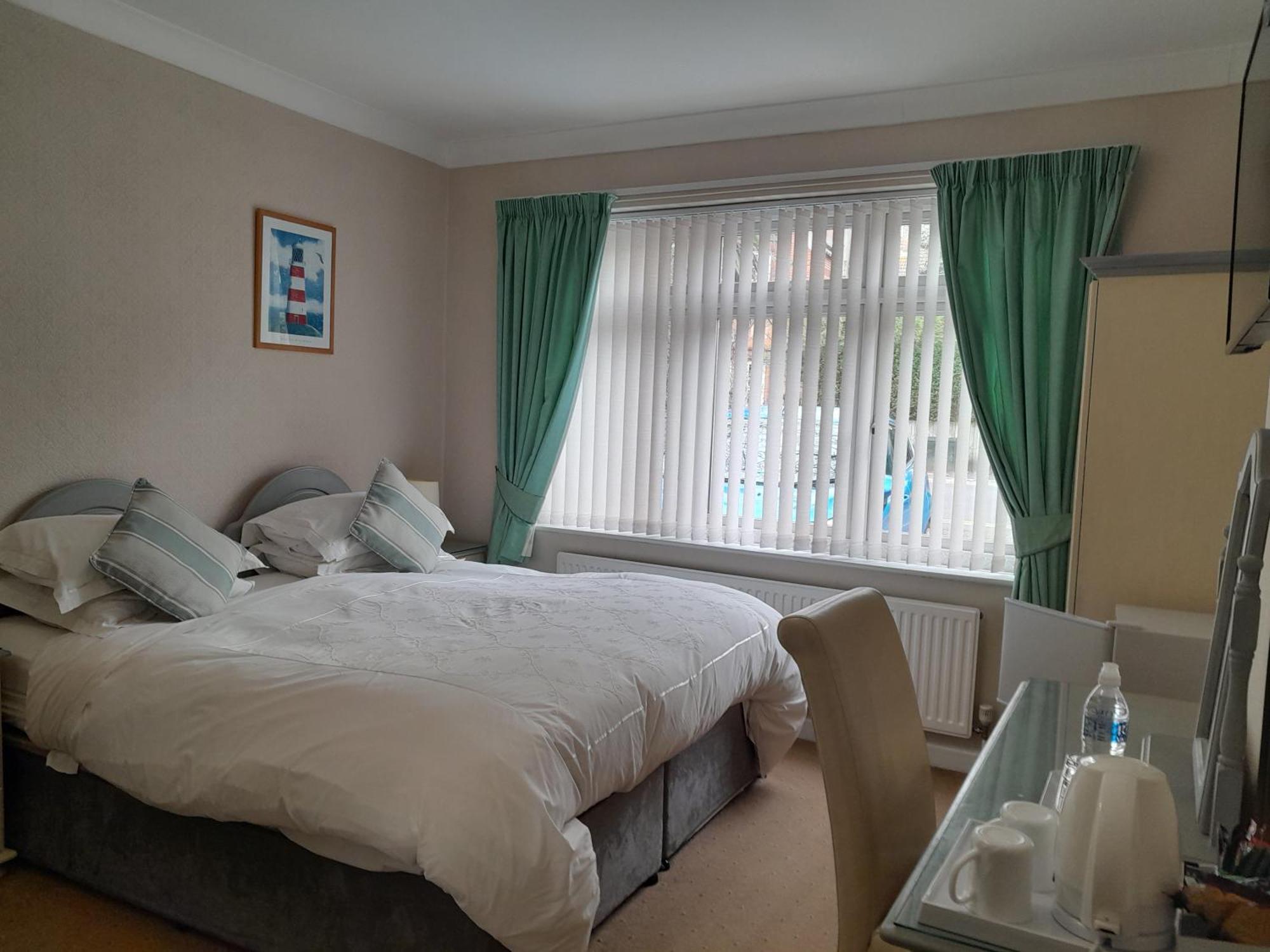 Relax At Rosscourt Guest House-Free On Site Parking (Adults Only) Борнмут Экстерьер фото